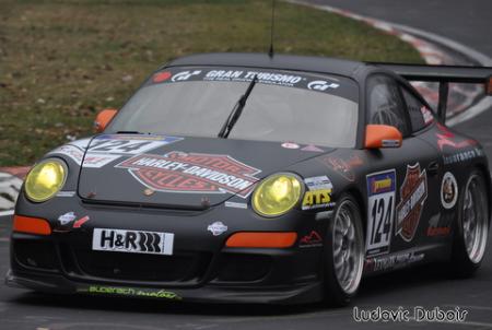 La Porsche 911 GT3 Cup aux couleurs Harley-Davidson. La Porsche 911 GT3 Cup aux couleurs Harley-Davidson.