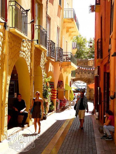 Rue de Collioure par Jean-Luc RECLOUX -519 Rue de Collioure par Jean-Luc RECLOUX -519