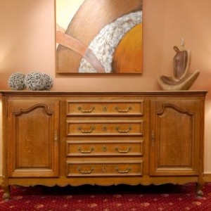 Ambiance moderne et meuble ancien