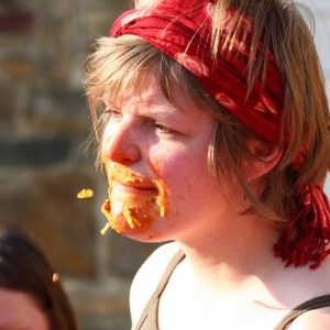 concours de manger de spaghettis 