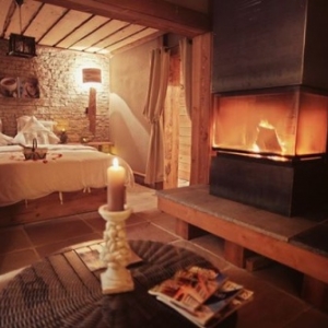 Chambre avec cheminee