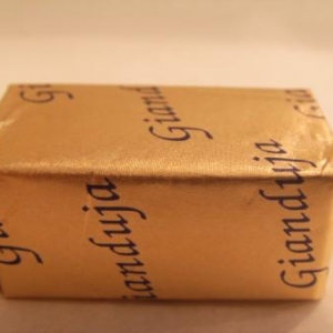 Gianduja creme noisette grillees