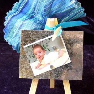 2.85 euros garni 13 cm avec pastilles magnetiques pour tenir la photo