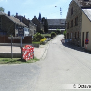 Entree hall polyvalent - vue vers l'eglise - juillet 2019