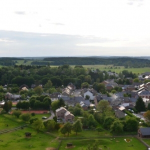 plusieurs montgolfieres a han sur lesse