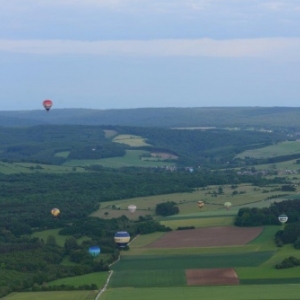 le paysage de han vu de la montgolfiere
