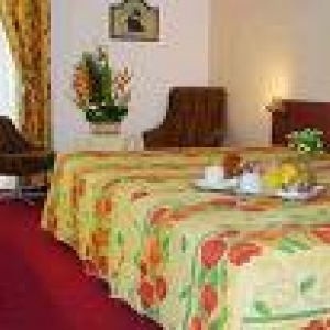 2. L hotel