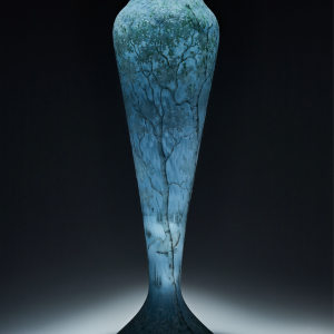 Grand vase « Cygnes » réalisé selon la technique du camée (1892-1895) © « Antiques Emporium »