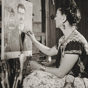 Frida Kahlo, artiste peintre mexicaine, peignant son père