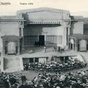 Le "Théâtre de Verdure", oeuvre de Georges Hobé