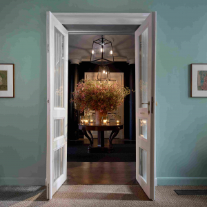 Entrée du salon d'accueil, avec 2 oeuvres de Dalton Paula © "GRAYSC"