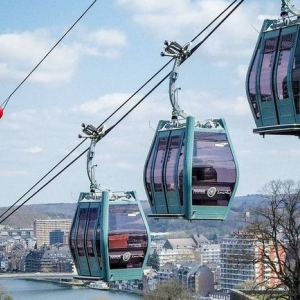 Entre les 2 sites du « FINN », le téléphérique © « RTBF »/2022