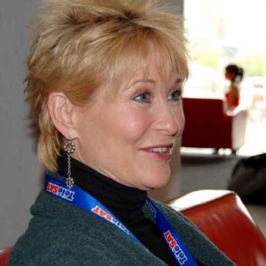  Dee Wallace