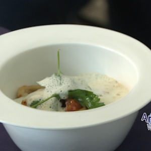 Raphael Francois : Riz Aquarello a l'encre de seiche, jus amer, emulsion de parmesan, chipiron & tomates sechees