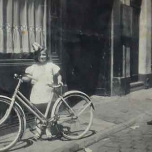 Marie-Elise artiste peintre-Anvers 1940