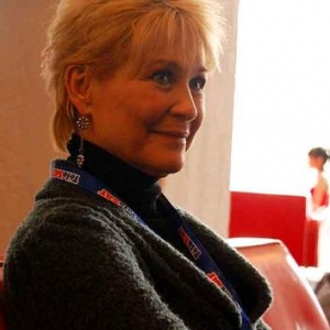  Dee Wallace