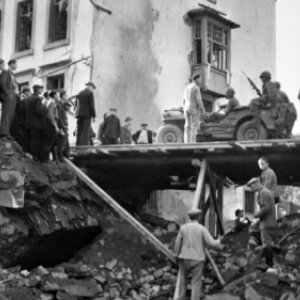"Houffalize se souvient" . Pont route de Liege le 11 septembre 1944