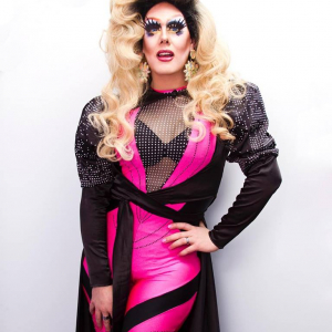 RITA BAGA, de son vrai nom Jean-François Guevremont, est une drag queen