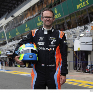 Un prêtre au départ de la course des Spa Six Hours le samedi 27 septembre