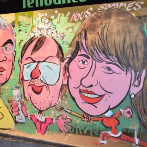 caricature de Carole Stabel sur les vitrines peintes pour NOEL par Jean-Marie Lesage