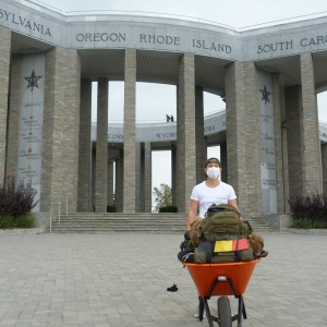 Bastogne. Célie Desmeth et son tour de Belgique avec une brouette