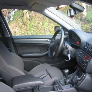 BMW 320d 2004...17500,00 eur TVAC...71000 Km...GPS...Clim...Sièges sports...Harman Kardon...Volant "M" multi fonctions... Photo3