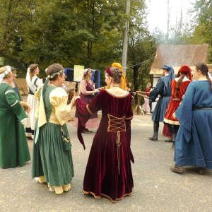 Le groupe de danses médiévales " Les Baladins de Taillevent"