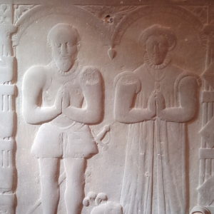 Une pierre tombale dans le proche d'entrée de l'Eglise de Forêt ( - Trooz )