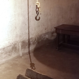 Le Fort de Breendonk ( photo: F. Detry ) - la salle de tortures Le Fort de Breendonk ( photo: F. Detry ) - la salle de tortures