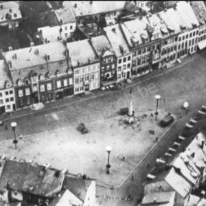 Vue aérienne de la place Albert 1er avant les bombardements