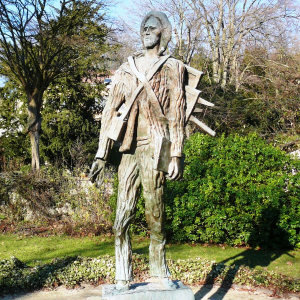 Statue de Zadkine de Vincent Van Gogh. Auvers sur Oise  ( photo : F. Detry )