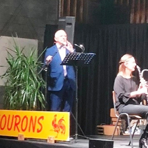 Nico Droeven ( échevin puis ancien bourgmestre transitoire ) en  «Monsieur Loyal» de la Fête