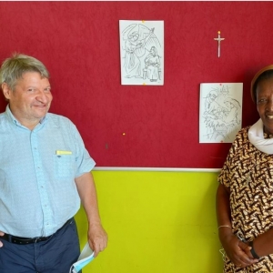 Le Directeur accueillant Soeur Marie-Dominique