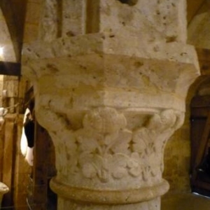 Detail de colonne du Musee de la dime