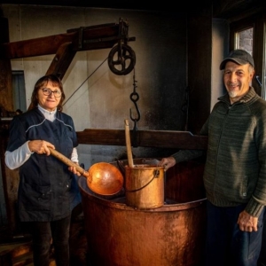 Maurice Thomsin et son épouse perpétuent une tradition ancestrale ( Photo: EDa Philippe Laveleye )
