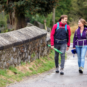 Avec des vêtements imperméables, on peut profiter de l’automne même par temps de pluie. ( Best of Wandern - Thomas Bichler )