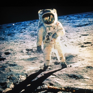 Premiers pas sur la Lune