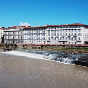 Le débit actuel de l'Arno (photo F. Detry )