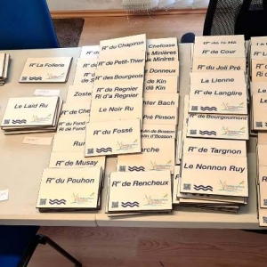 Des panneaux pour les sentiers