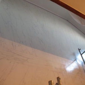 Faux marbre sur mur 3eme etage termine.