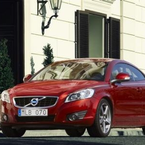 Volvo C70.