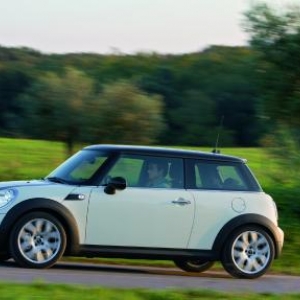 AUTO Essai: La Mini