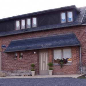 la maison de vacance " La clef des Champs" situes au centre du village - parking pour les voitures juste devant la maison