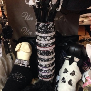 crayon 6,95 euros bracelet 19,95 euros