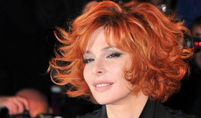 Mylene Farmer, vraie rousse. Mylene Farmer, vraie rousse.