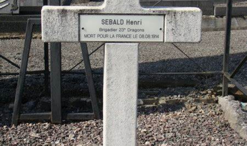 Cimetière de Houffalize. Monument Henri Sébald