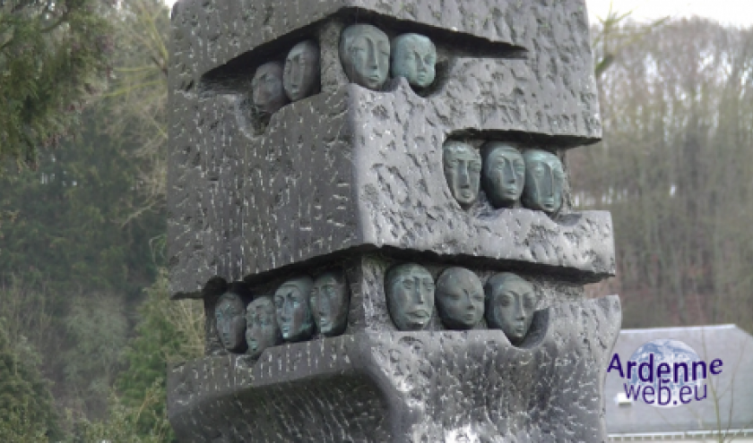 Monument aux victimes, près de l'église.