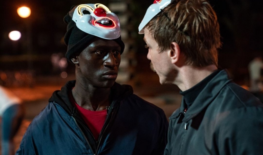 A. Schuch & W. Bungué dans « Berlin Alexanderplatz » (Burhan Qurbani) © « eOne Germany »