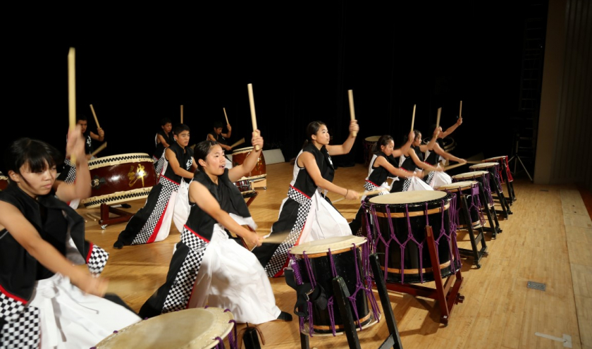 Japon © « Hitochima-Nijo-Daiko » (Itoshima)