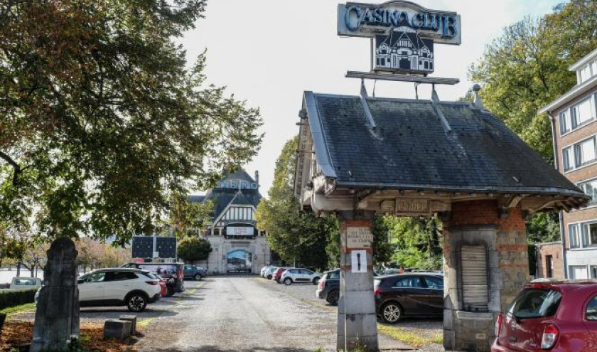 Le "Pavillon Hobé" devant le "Casino", avant le réaménagement des lieux